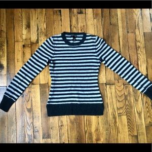 Aqua 100% cashmere sweater